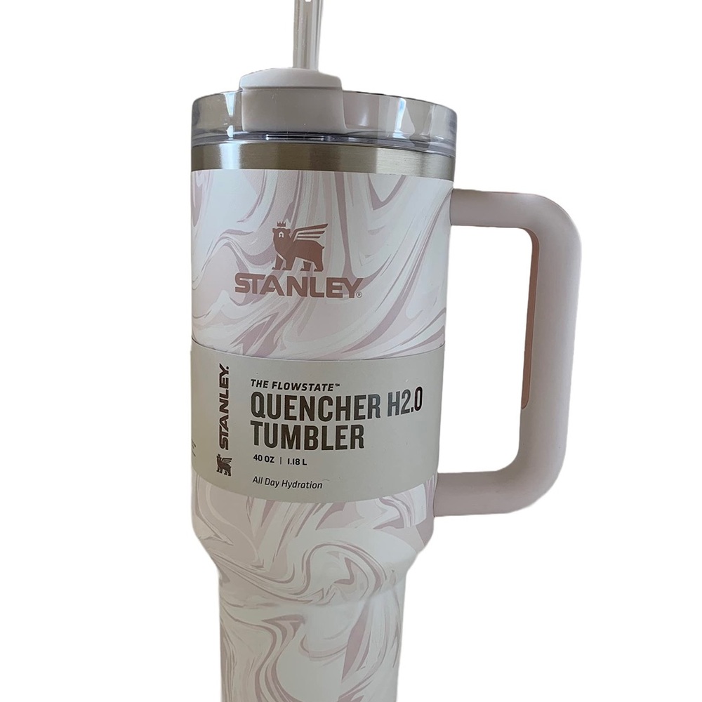 NWT in box, Stanley rose quartz swirl 40oz